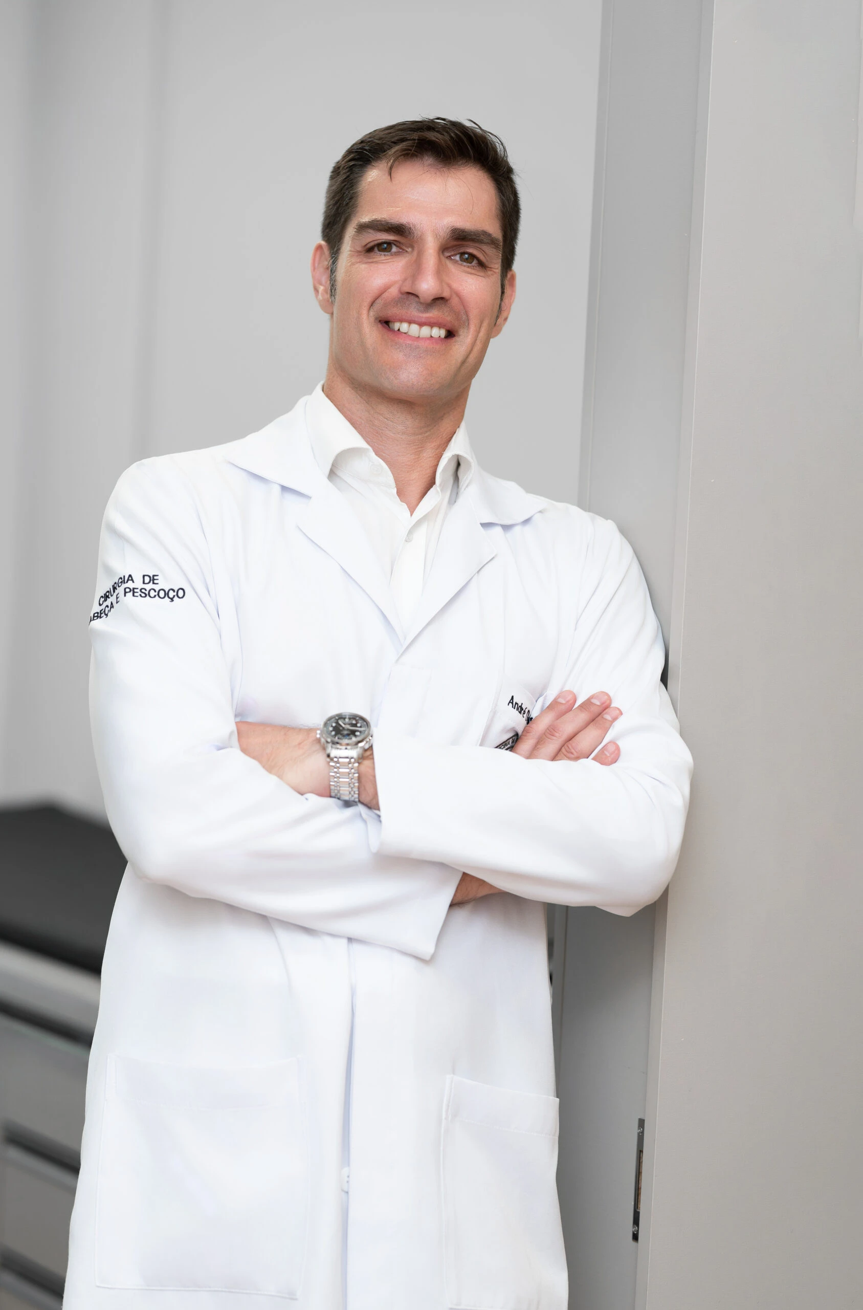 Dr. André Del Negro de jaleco
